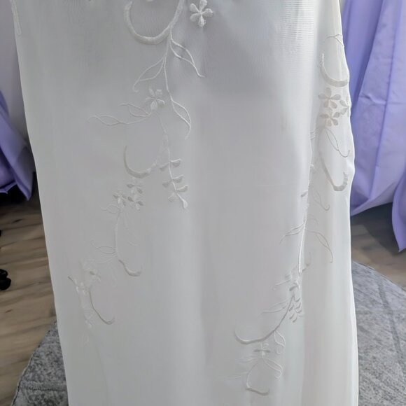 Basque Waist Wedding Dress Size 6 - Picture 5 of 5